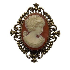 Vintage Cameo Brooch Pin Gold Tone Avon Pinback Opens Up Empty Glace Locket